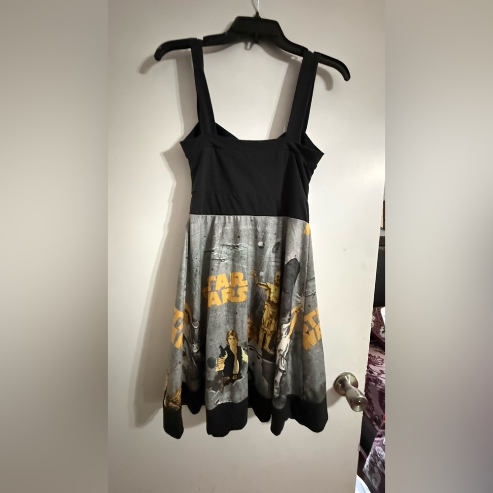 Her Universe Star Wars Black and White Graphic Top - Picture 3 of 5